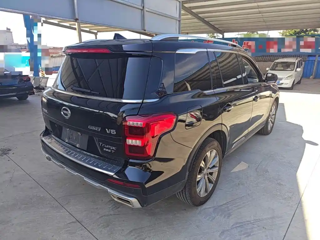 GAC Trumpchi GS8 390 T 2 WD Luxury Connected (7-seat)