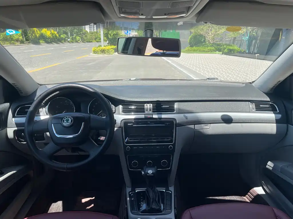 Superb 1.8 TSI Auto Grace