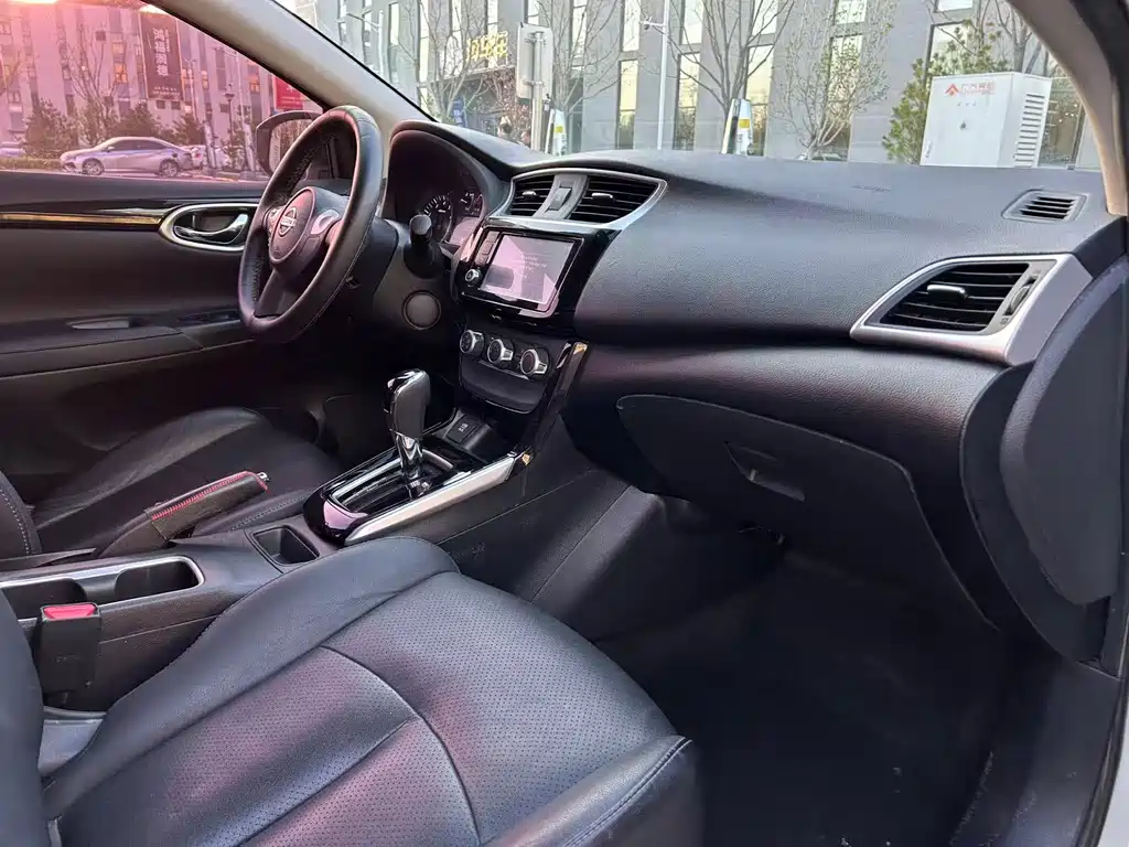 Sylphy 1.6 XV CVT Premium