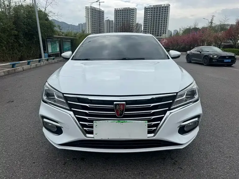 Roewe i5 1.5 L Auto 4 G Connected Leading Luxury