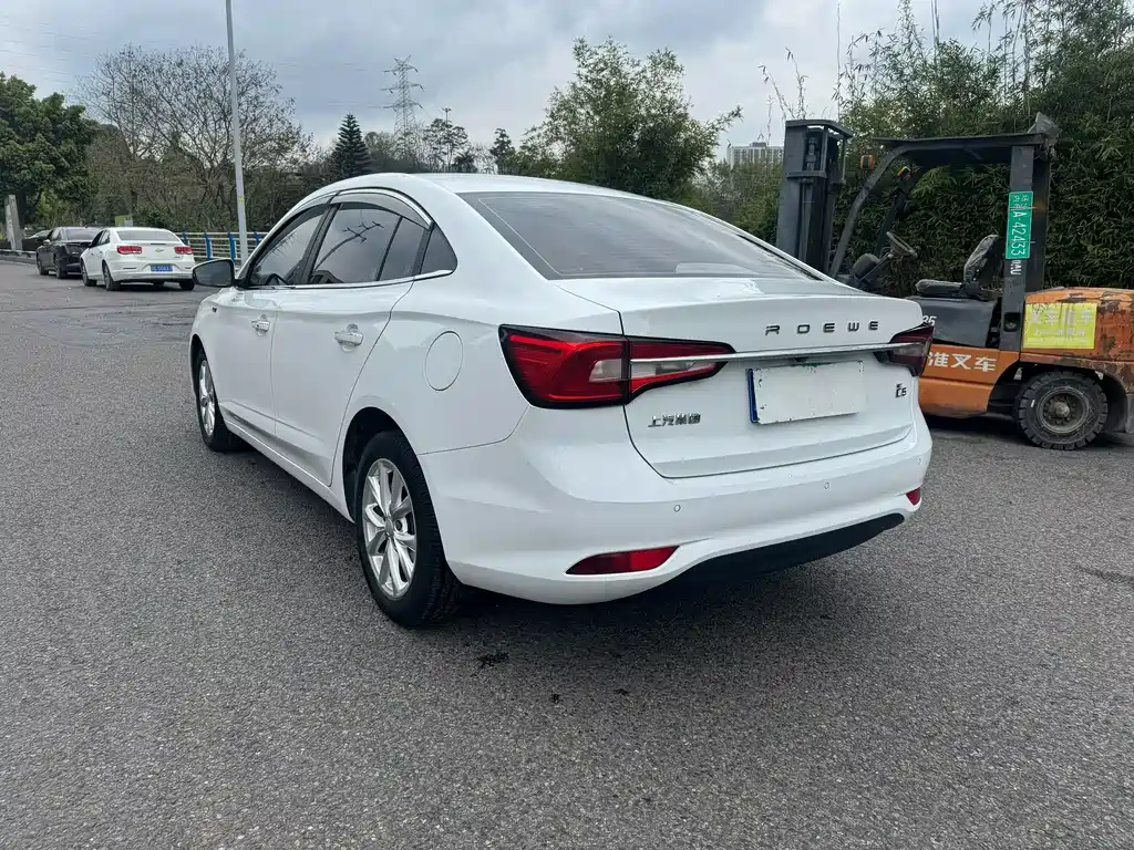 Roewe i5 1.5 L Auto 4 G Connected Leading Luxury