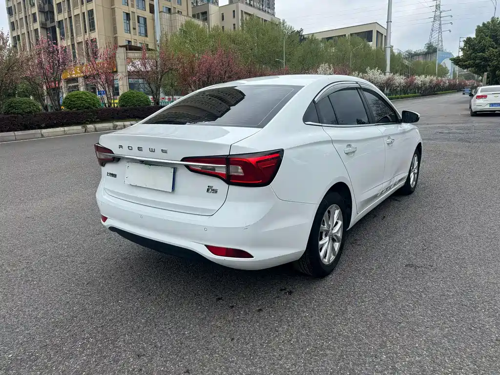 Roewe i5 1.5 L Auto 4 G Connected Leading Luxury