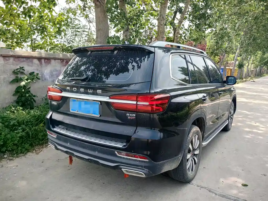 Roewe RX8 30 T Connected 2 WD Outstanding Flagship