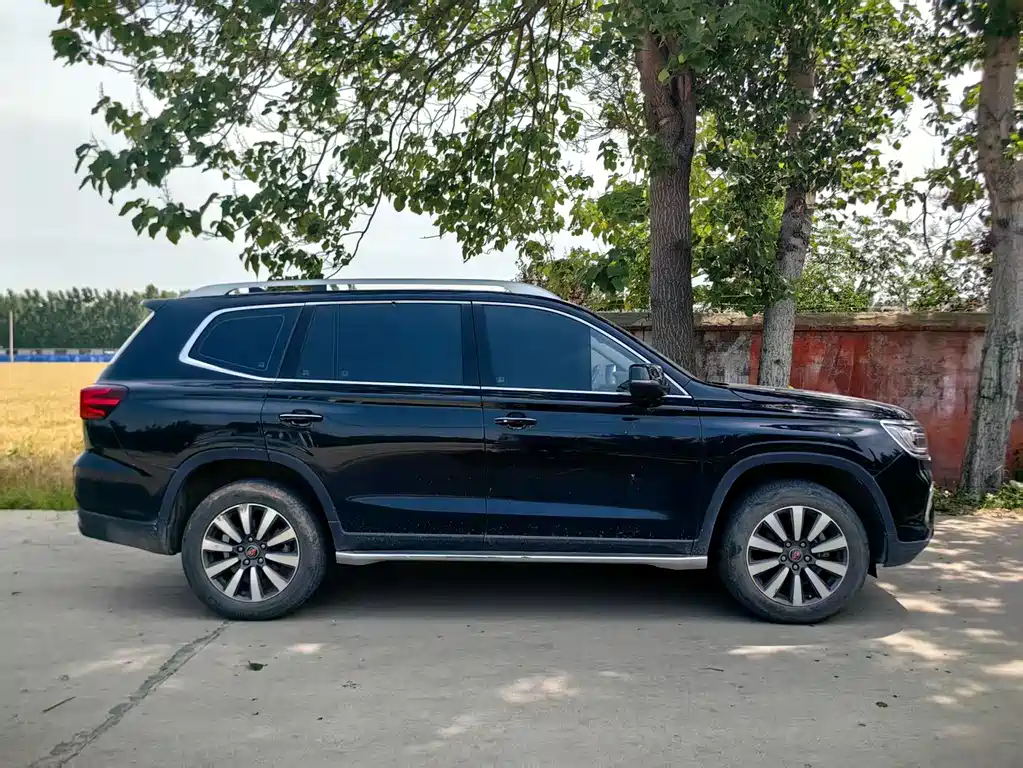 Roewe RX8 30 T Connected 2 WD Outstanding Flagship