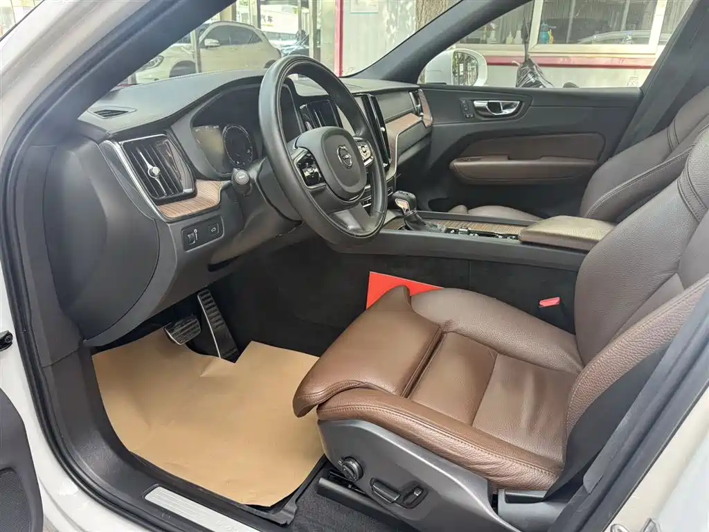 Volvo XC60 T5 4 WD Smart Vision Luxury