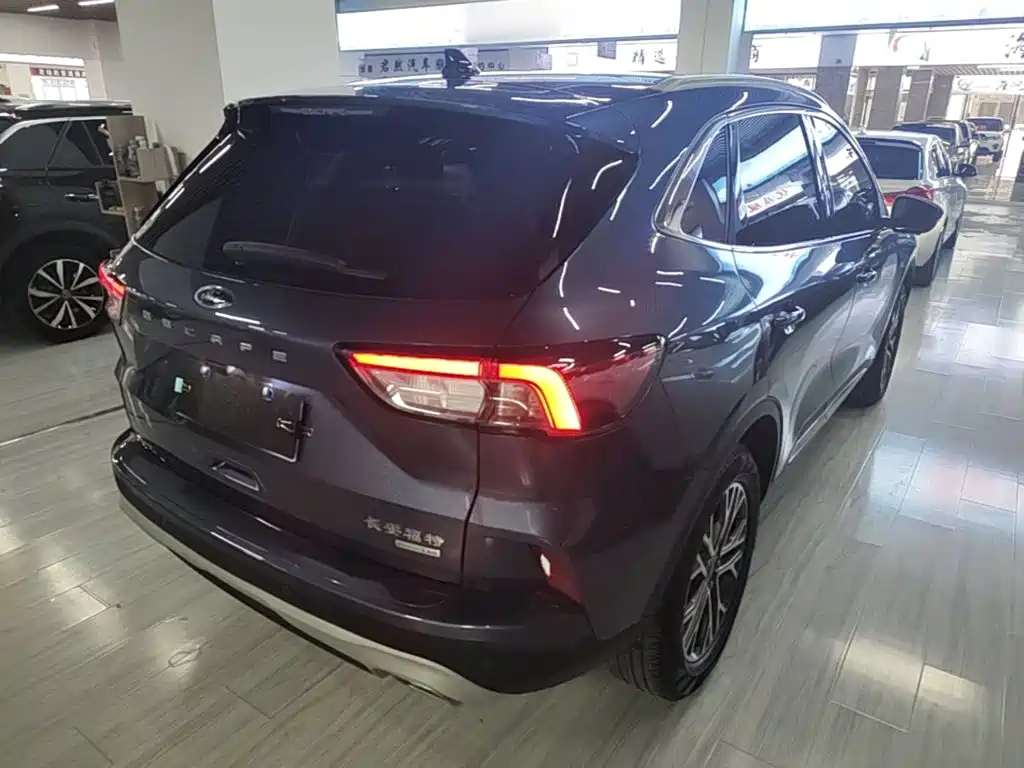 Escape EcoBoost 245 2 WD Shine Enjoyment