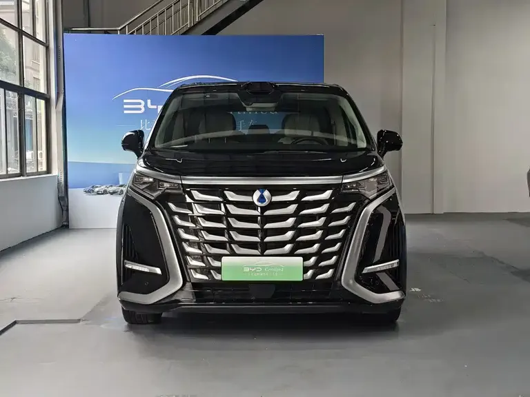 Denza D9 DM-i Smart Drive 1020 4 WD Flagship