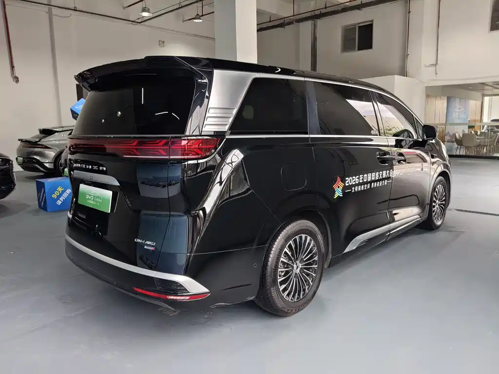 Denza D9 DM-i Smart Drive 1020 4 WD Flagship