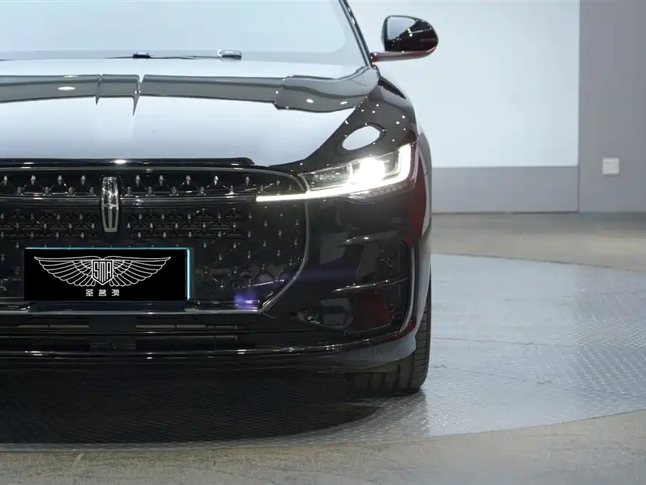 Lincoln Z Facelift i Cool Premium