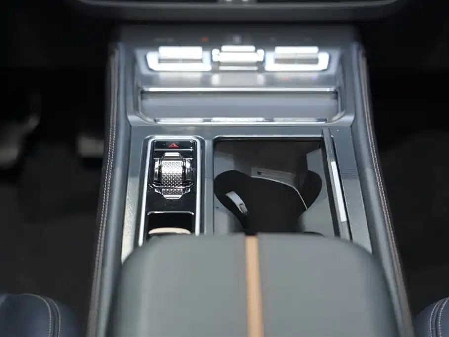 Lincoln Z Facelift i Cool Premium