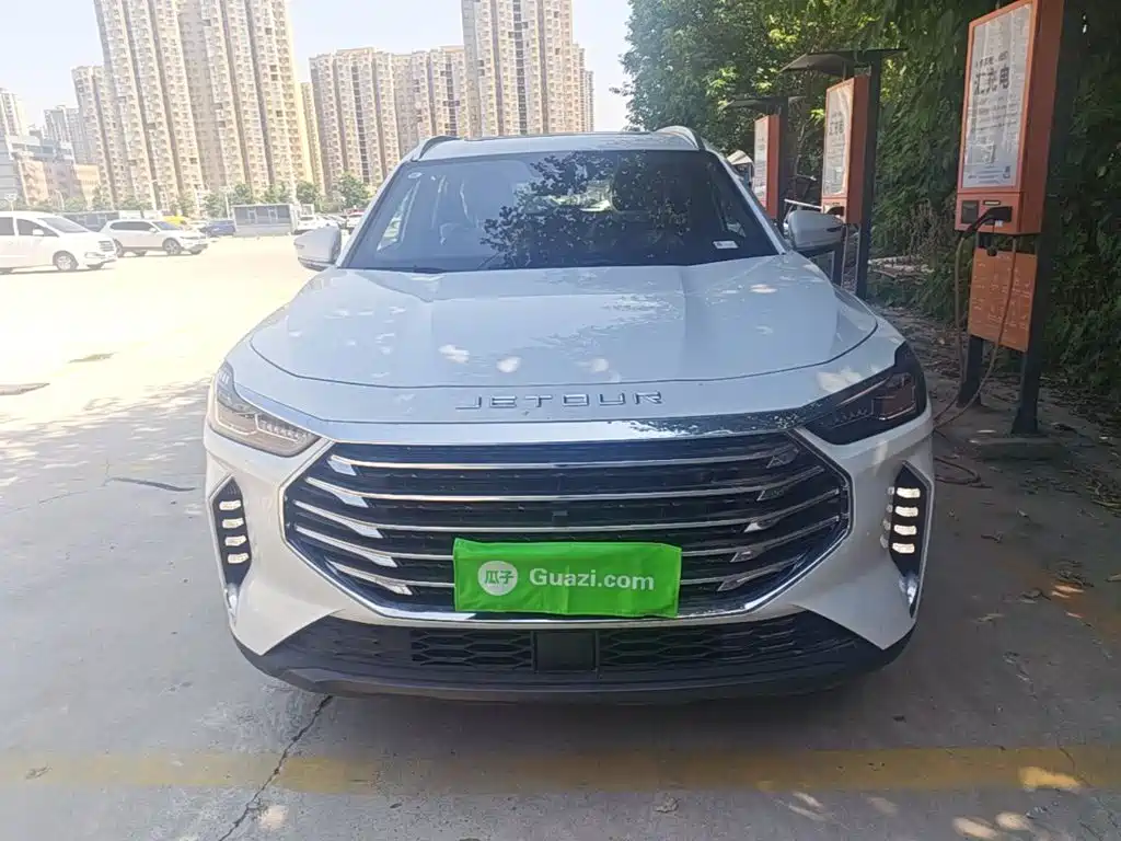 Jetour X70 PLUS 1.5 T CVT Flagship PRO 5-seat