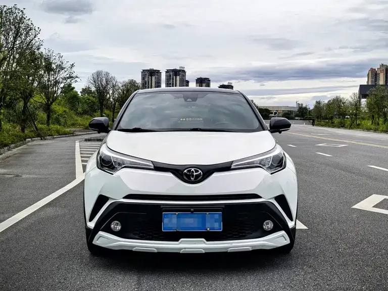 Toyota C-HR 2.0 L Leading Sunroof CN-V