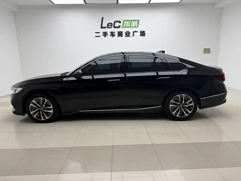 Accord Sharp· Hybrid 2.0 L Sharp Leading