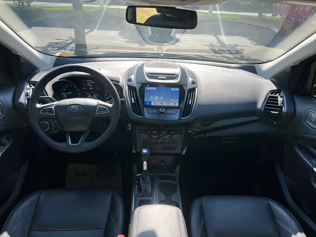 Kuga EcoBoost 245 4 WD Supreme Wing
