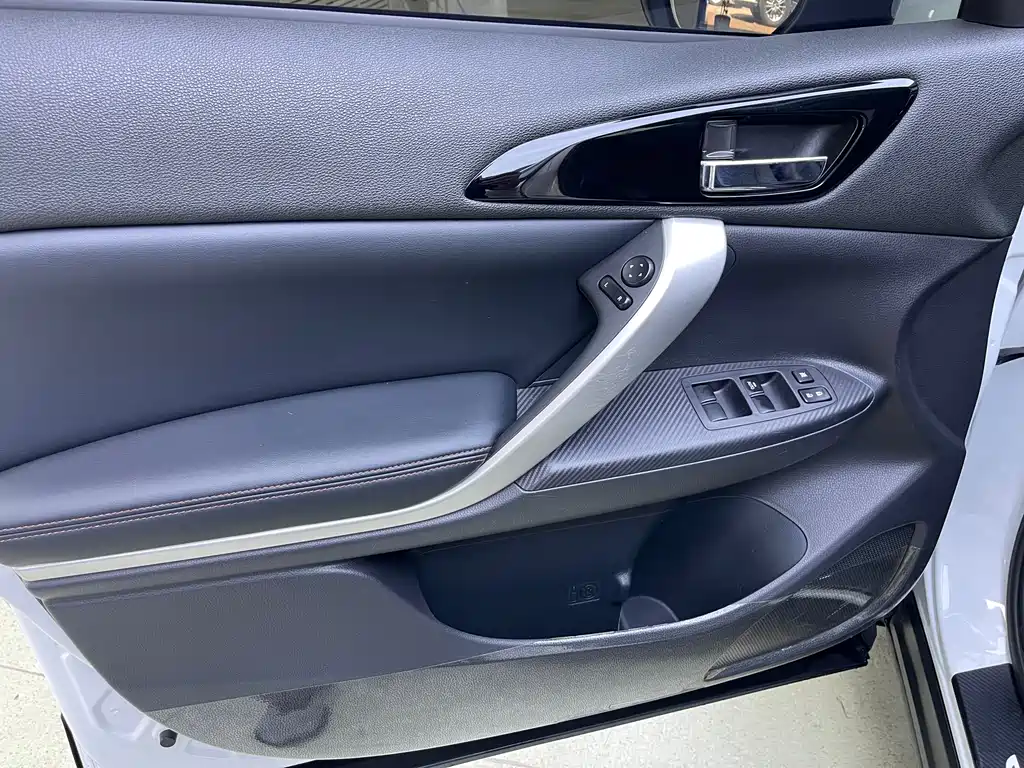 Eclipse Cross 1.5 T CVT 2 WD Dream
