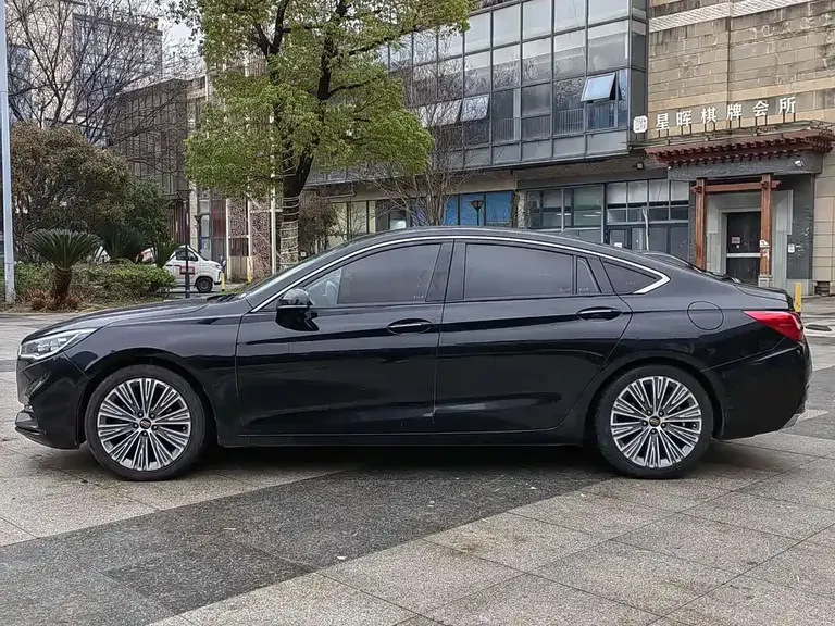 Hongqi H5 Classic 1.8 T Auto Connected Flagship Charm