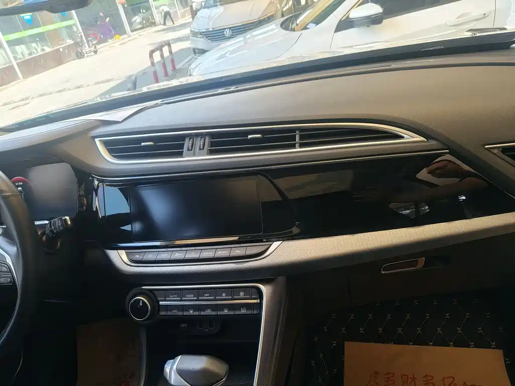 Dongfeng Fengshen AX7 1.6 T Auto AI Navigator CN-V
