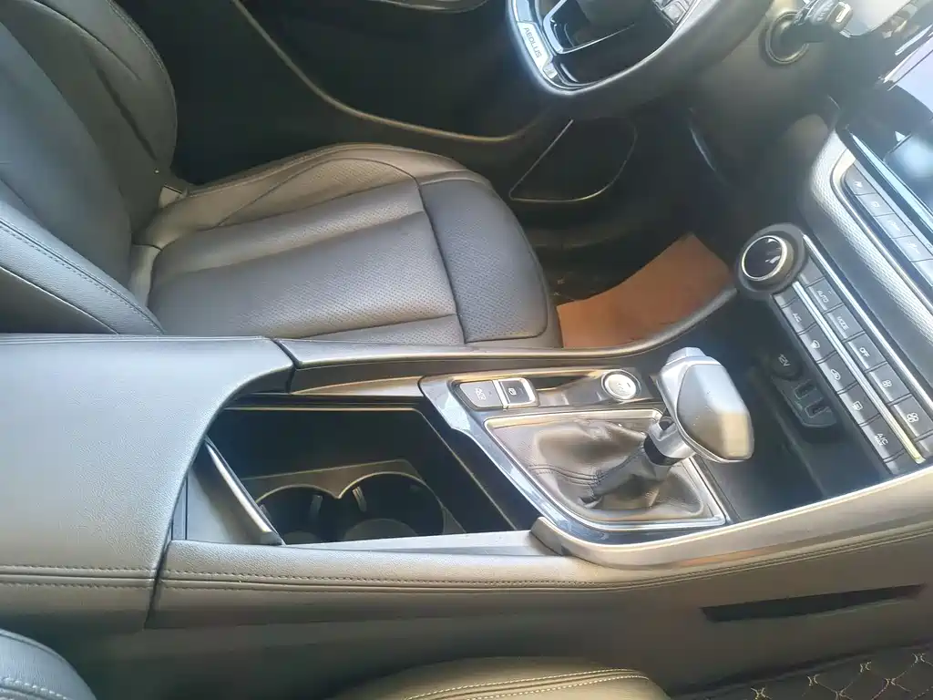 Dongfeng Fengshen AX7 1.6 T Auto AI Navigator CN-V