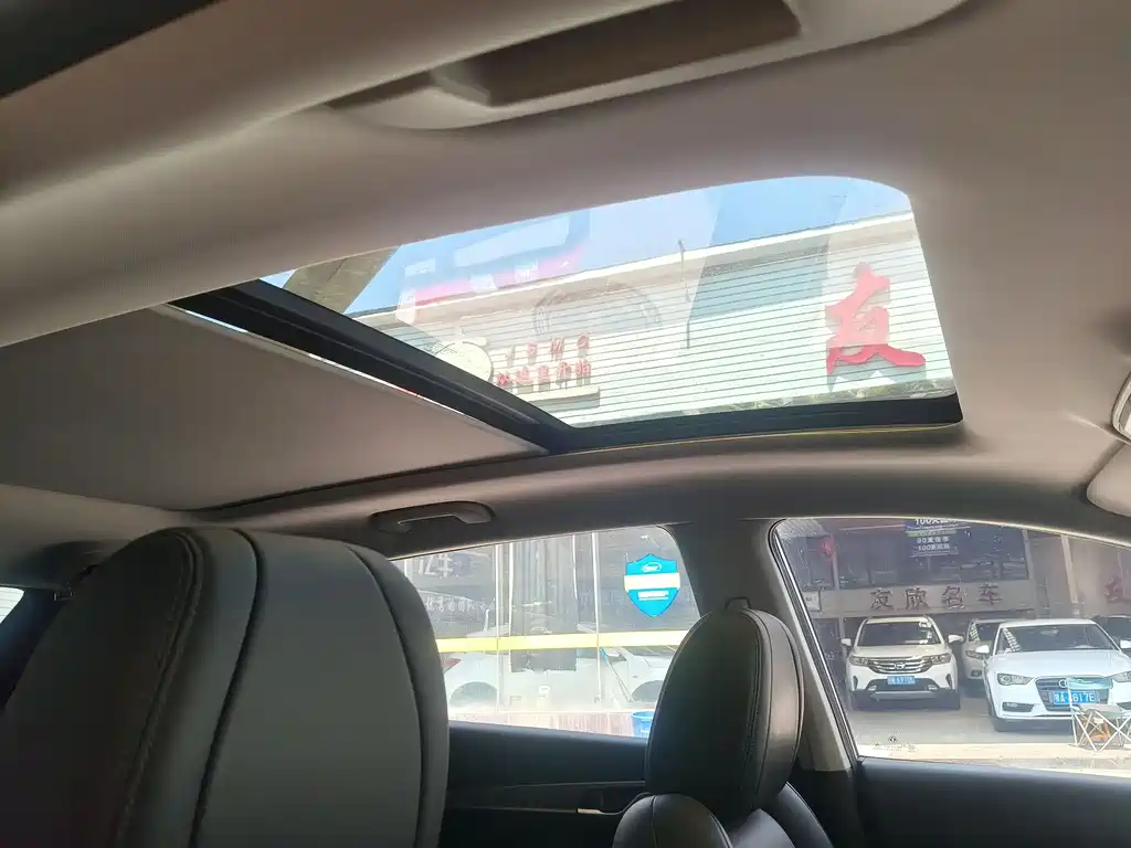 Dongfeng Fengshen AX7 1.6 T Auto AI Navigator CN-V