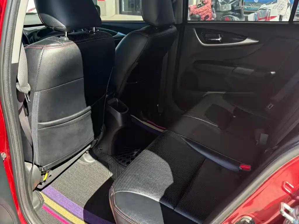 Crider 1.8 L Auto Luxury