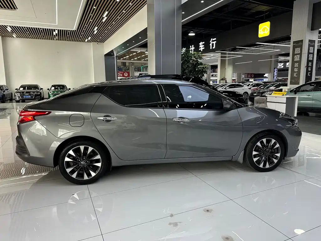 Lannia 1.6 L CVT Smart Cool