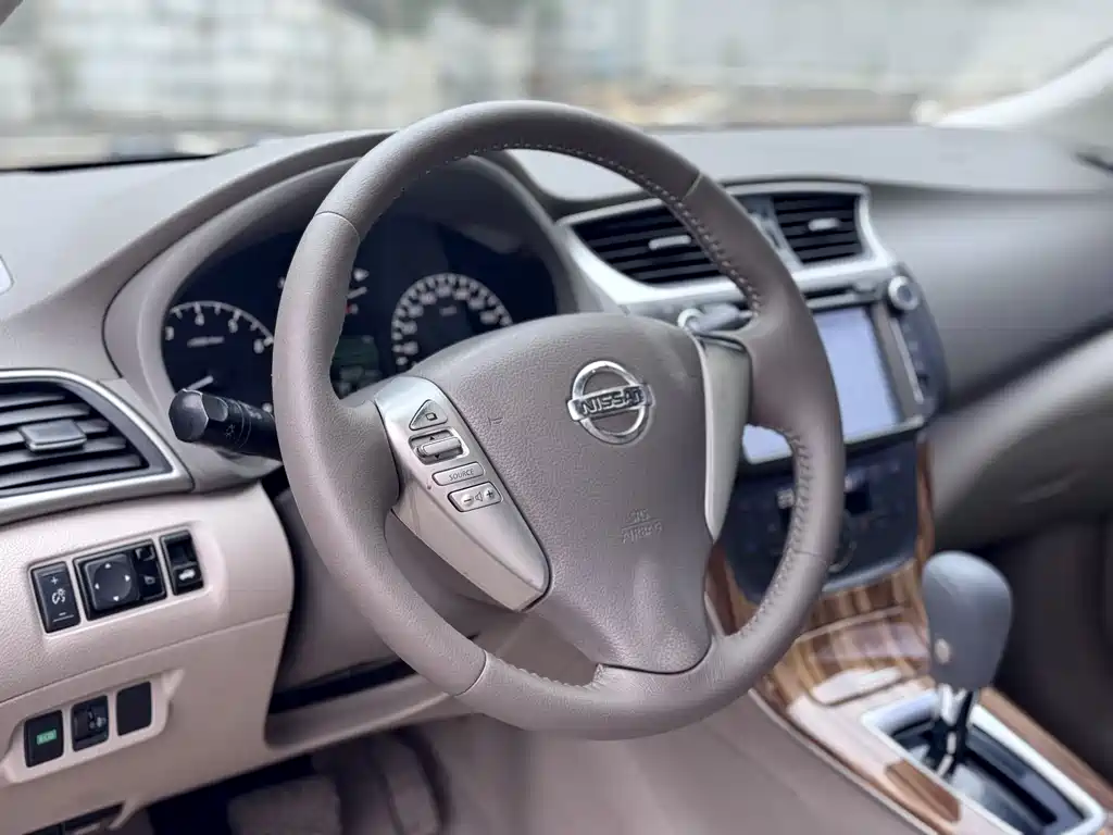 Sylphy 1.6 XV CVT Premium