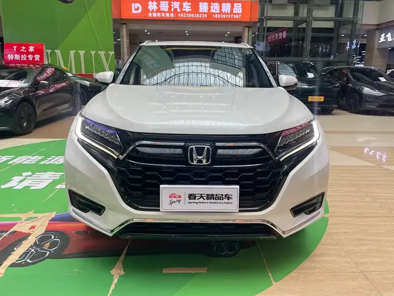 Honda UR-V 370 TURBO 2 WD Graceful