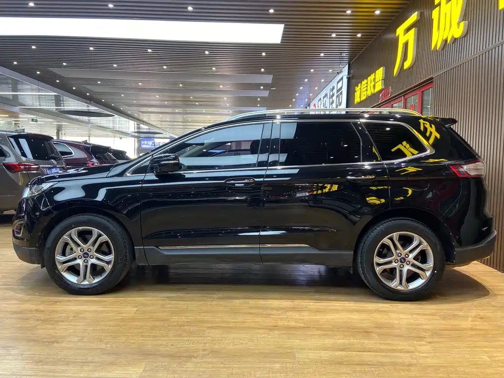 Edge EcoBoost 245 2 WD Grand Sharp 7-seat CN-V