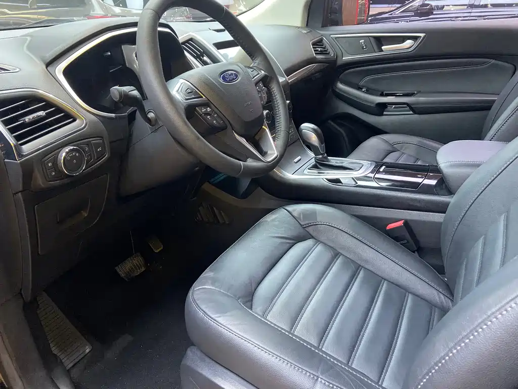 Edge EcoBoost 245 2 WD Grand Sharp 7-seat CN-V