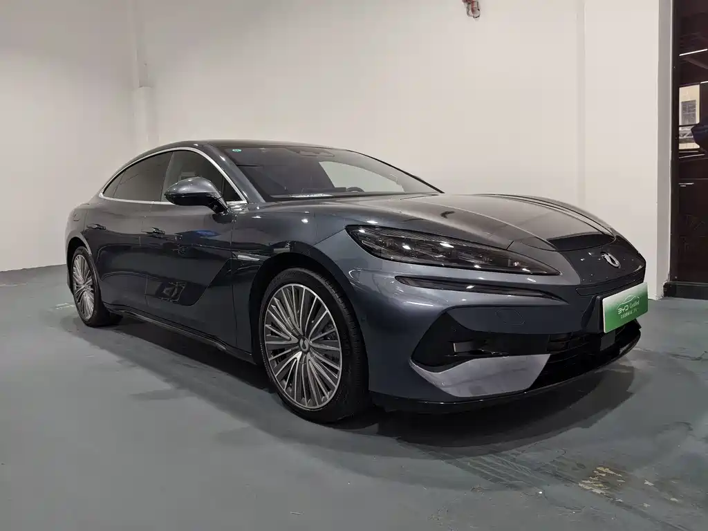 Denza Z9 1100 km 4 WD Ultra