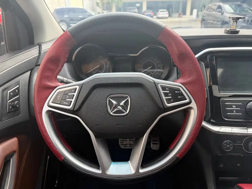 Yusheng S350 2.0 T Auto 4 WD Gasoline Luxury 5-seat