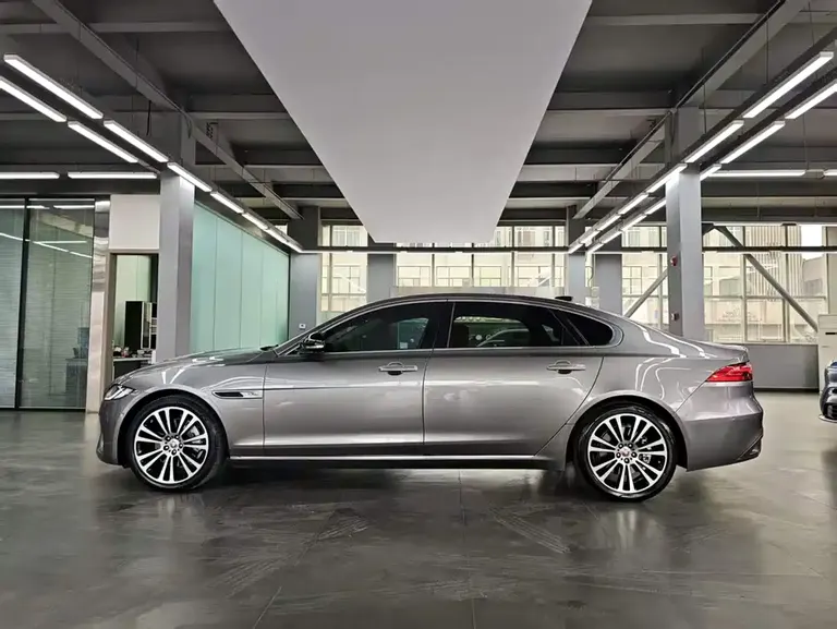 Jaguar XFL XFL 2.0 T P250 2 WD Premium Luxury