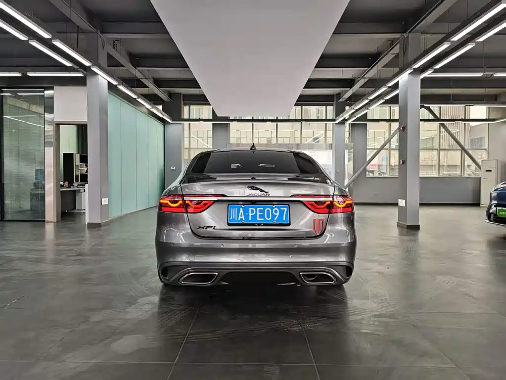 Jaguar XFL XFL 2.0 T P250 2 WD Premium Luxury
