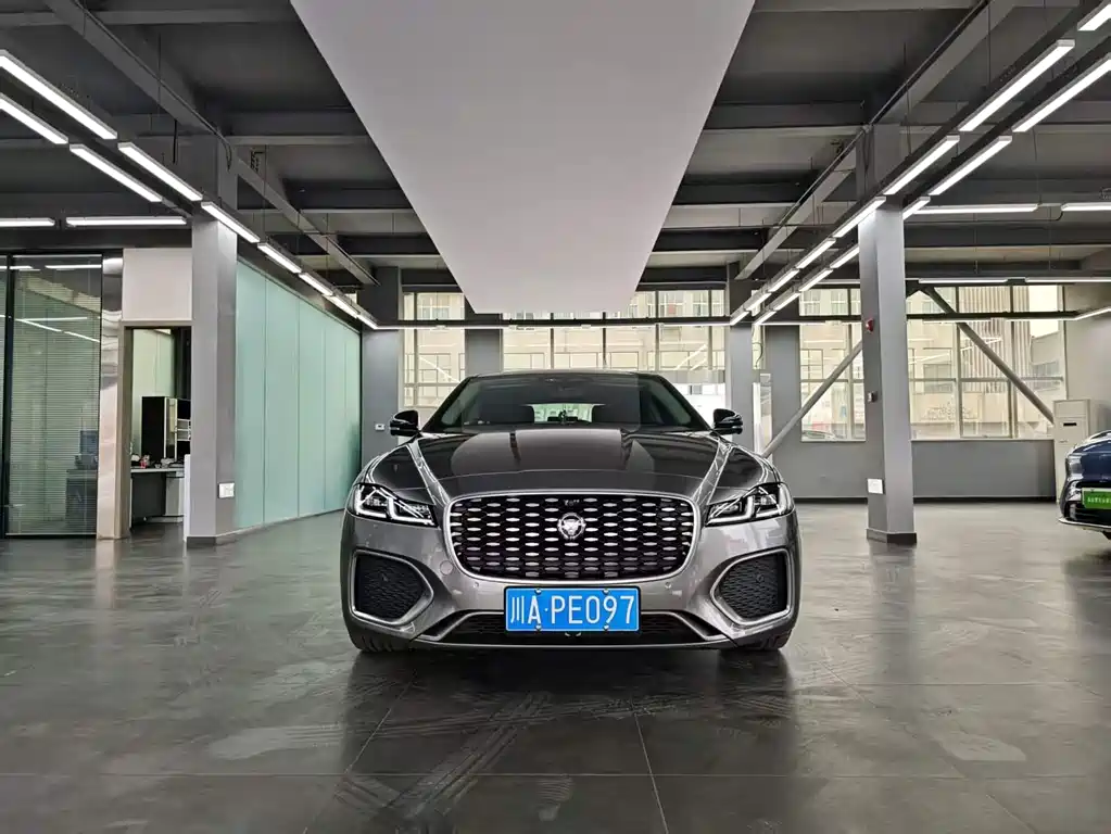 Jaguar XFL XFL 2.0 T P250 2 WD Premium Luxury
