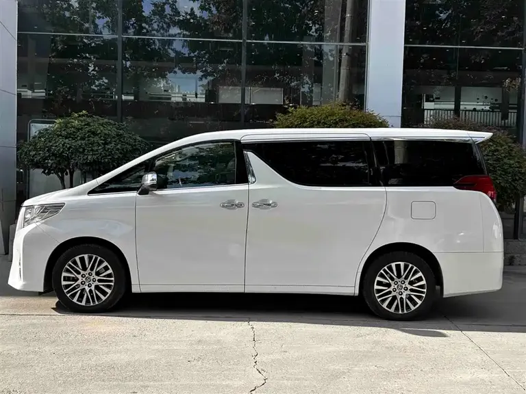 Toyota Alphard 3.5 L Luxury