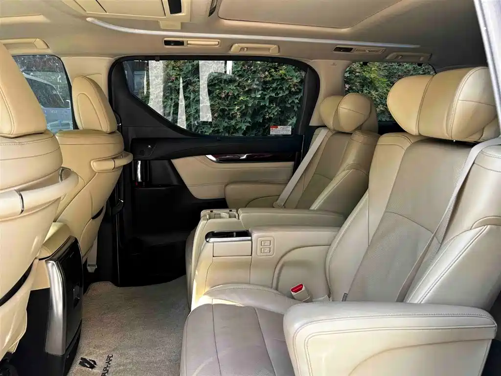 Alphard 3.5 L Luxury