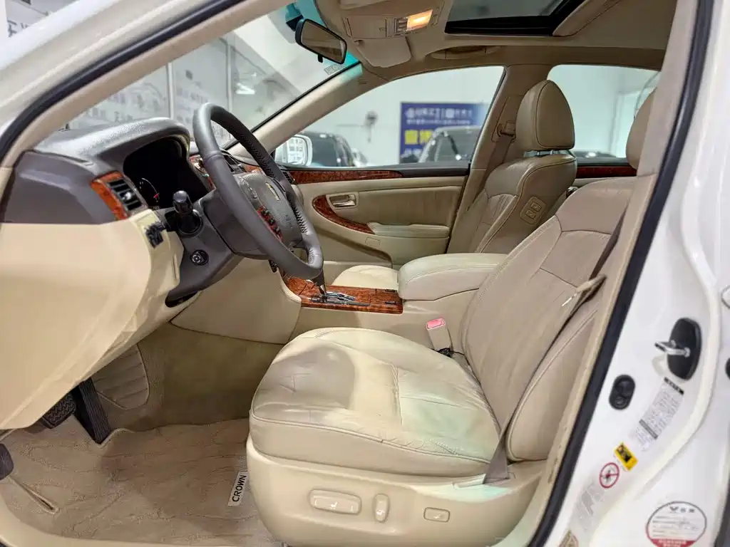 Crown 3.0 L Royal