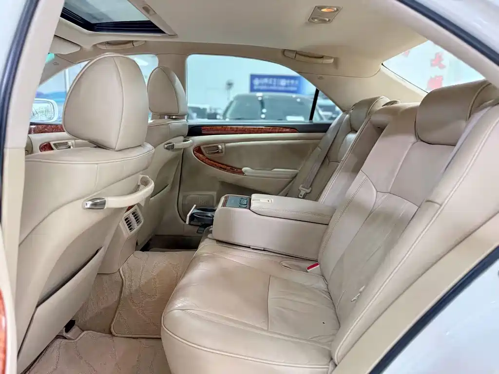 Crown 3.0 L Royal