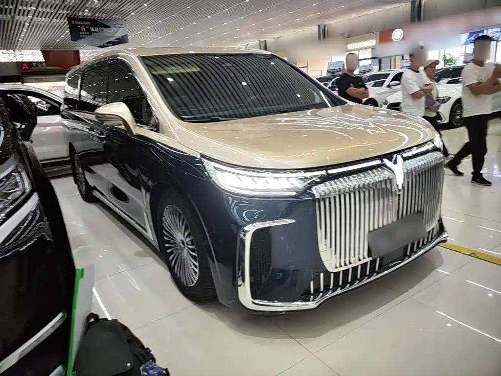 Voyah Dreamer PHEV 4 WD Flagship Kunpeng