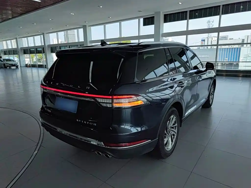 Aviator 3.0 T V6 4 WD Premium