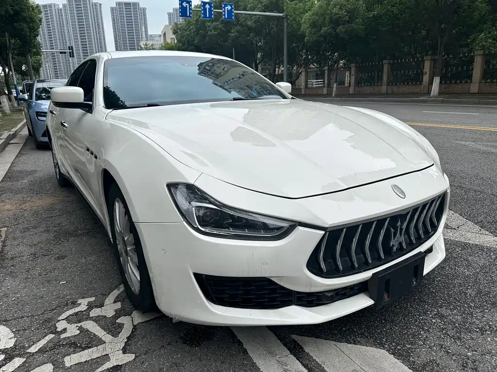 Ghibli 3.0 T Standard