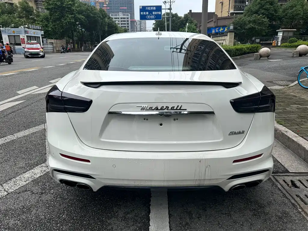 Ghibli 3.0 T Standard