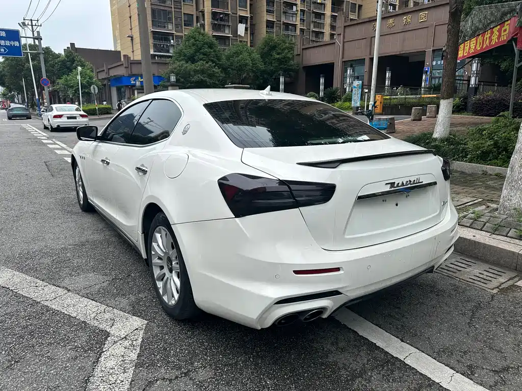 Ghibli 3.0 T Standard