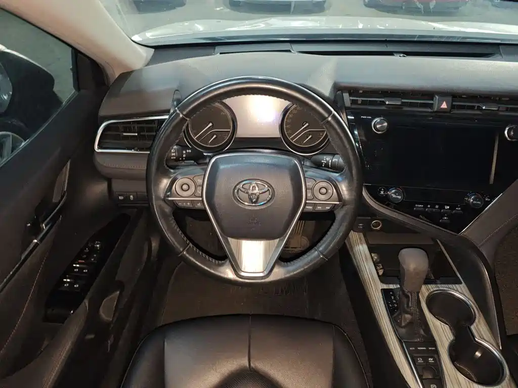 Camry Dual Engine 2.5 HG Luxury CN-VI