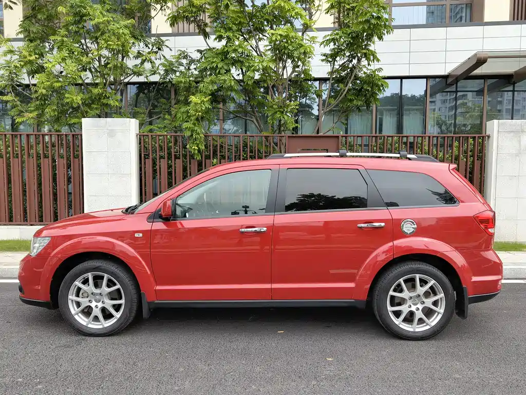 Journey 2.4 L 2 WD Premium Style
