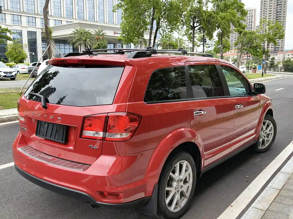 Journey 2.4 L 2 WD Premium Style