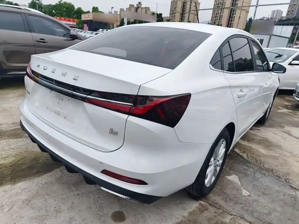 Roewe i5 1.5 L CVT Luxury