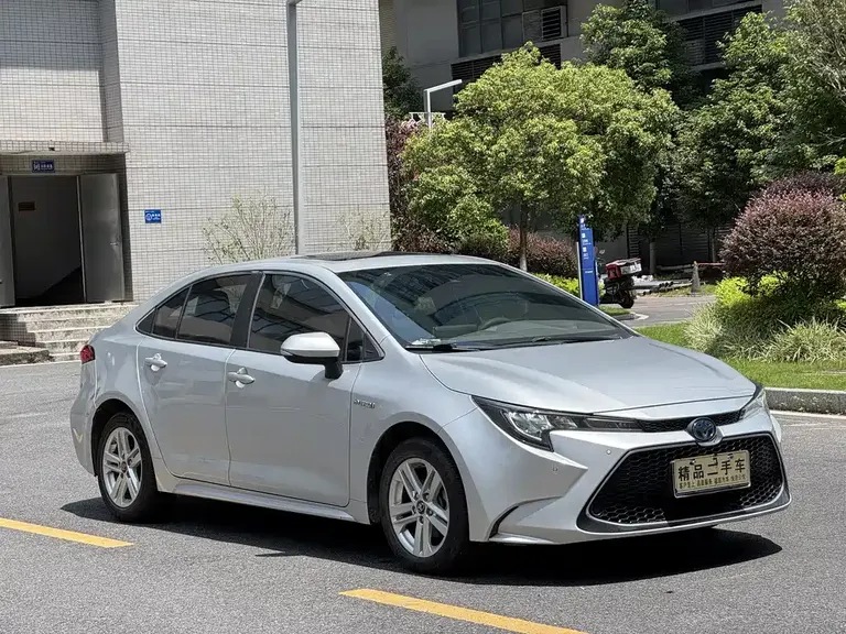 Toyota Levin Dual Engine 1.8 H E-CVT Luxury