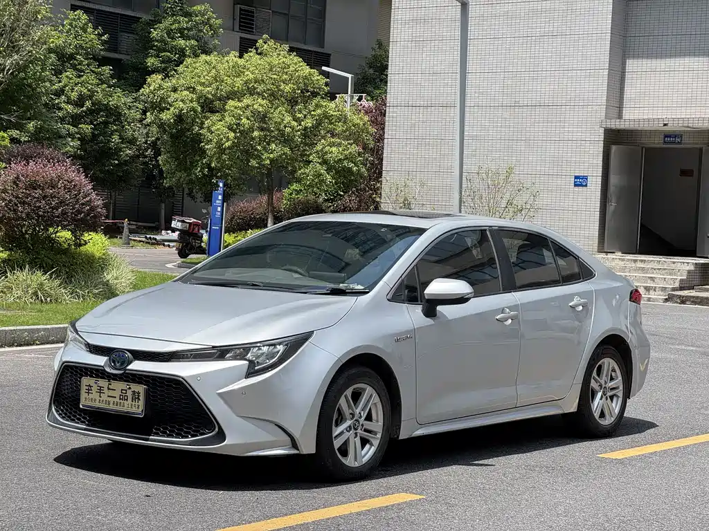 Levin Dual Engine 1.8 H E-CVT Luxury