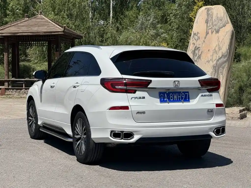 Avancier 370 TURBO 4 WD Premium